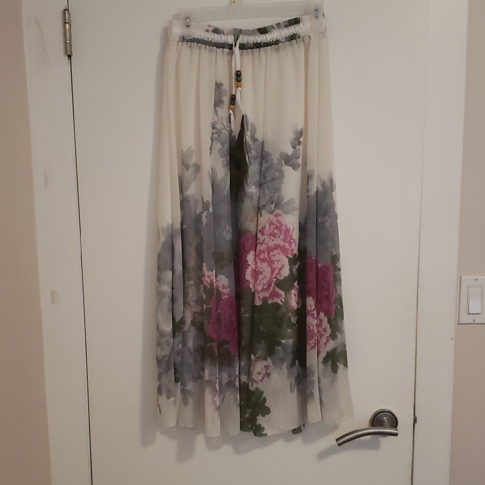 Source Unknown Cream Floral Maxi Skirt